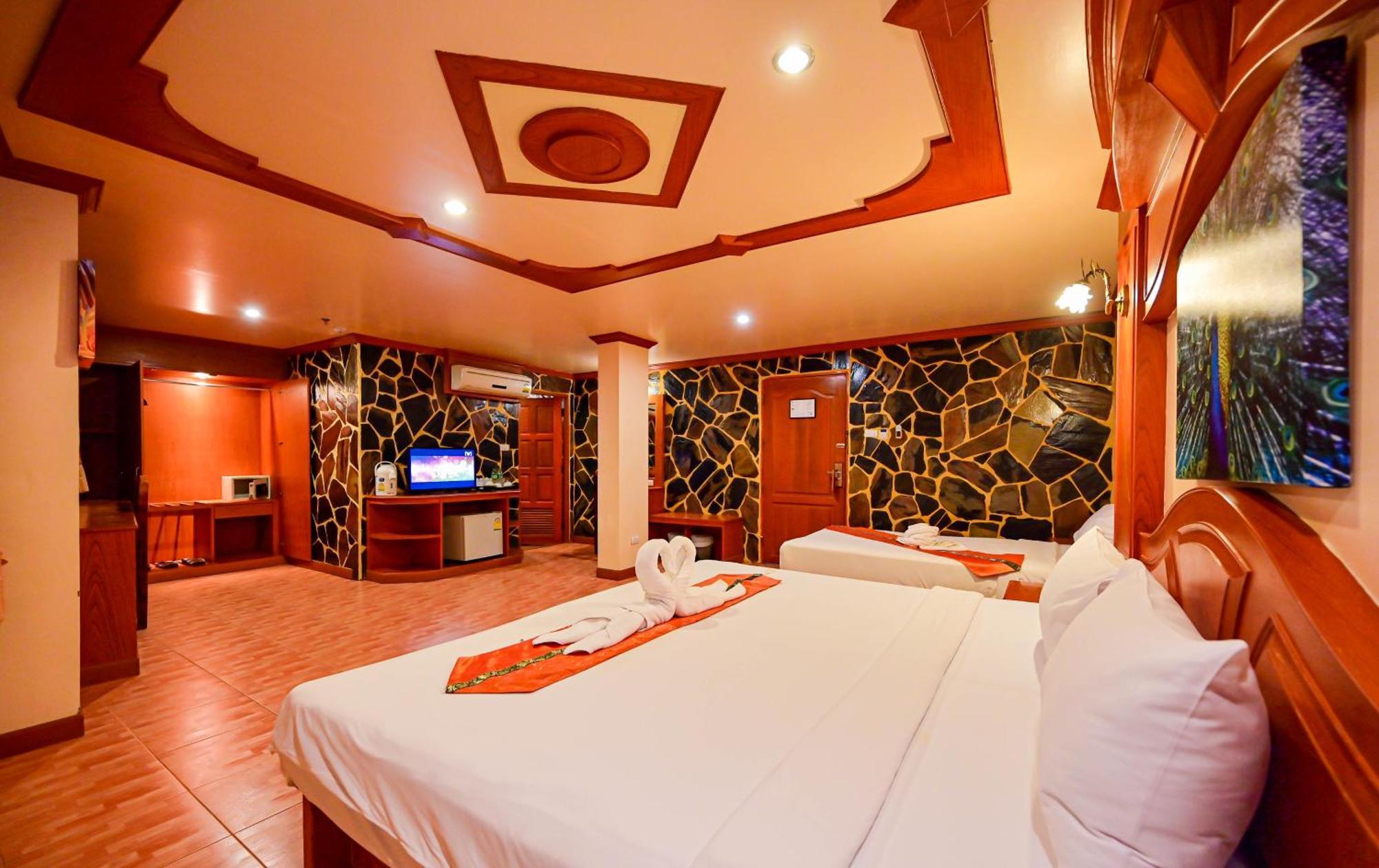 Tiger Complex Hotel Patong Exterior foto