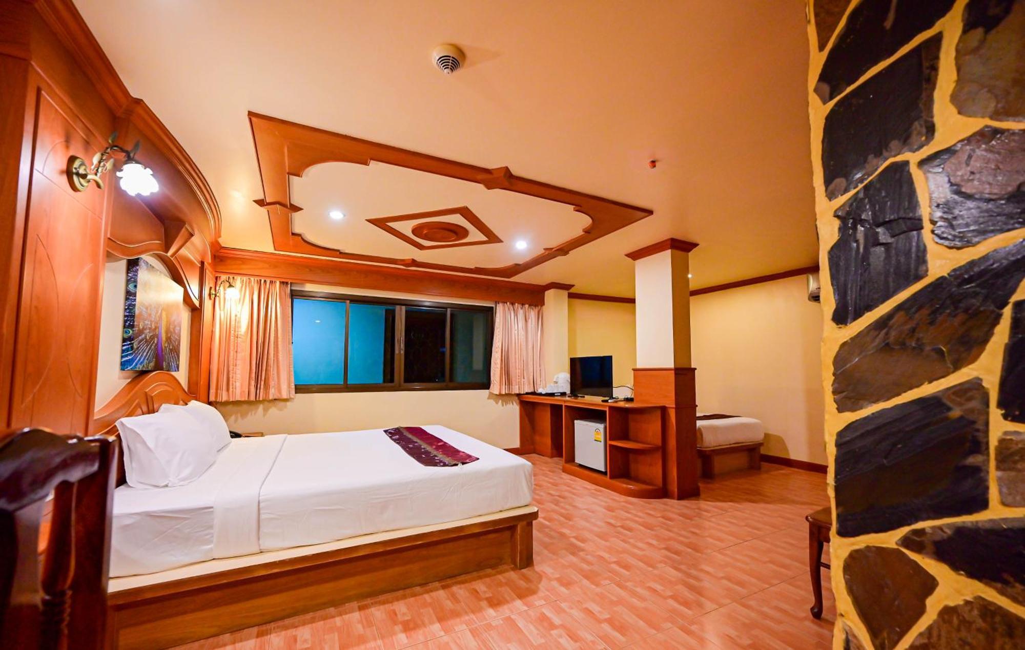 Tiger Complex Hotel Patong Exterior foto