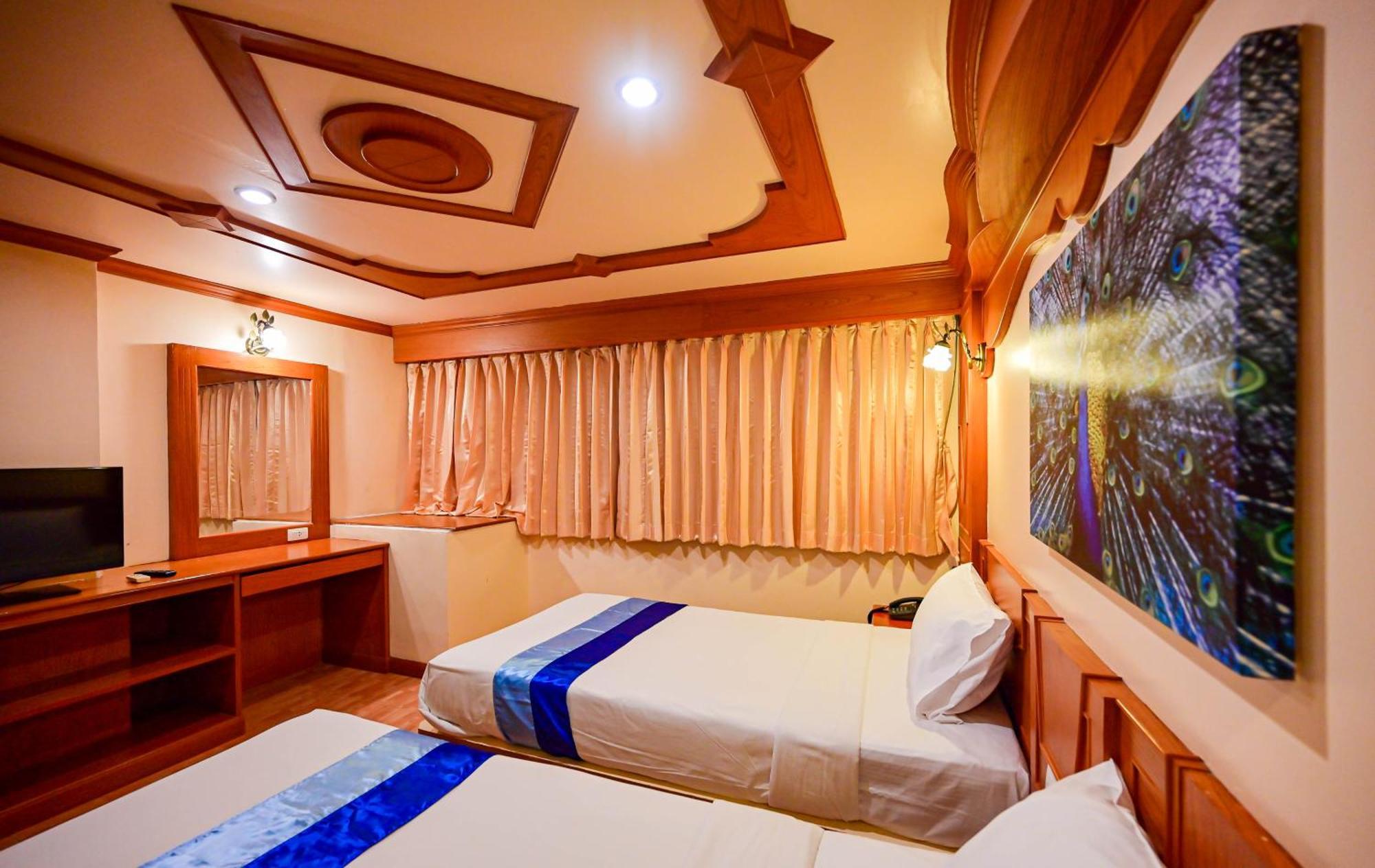 Tiger Complex Hotel Patong Exterior foto